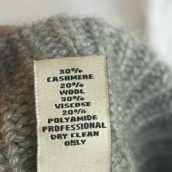 Autumn Cashmere Gray Crew Neck Sweater with cute‎ ruffle sleeves - Picture 9 of 9